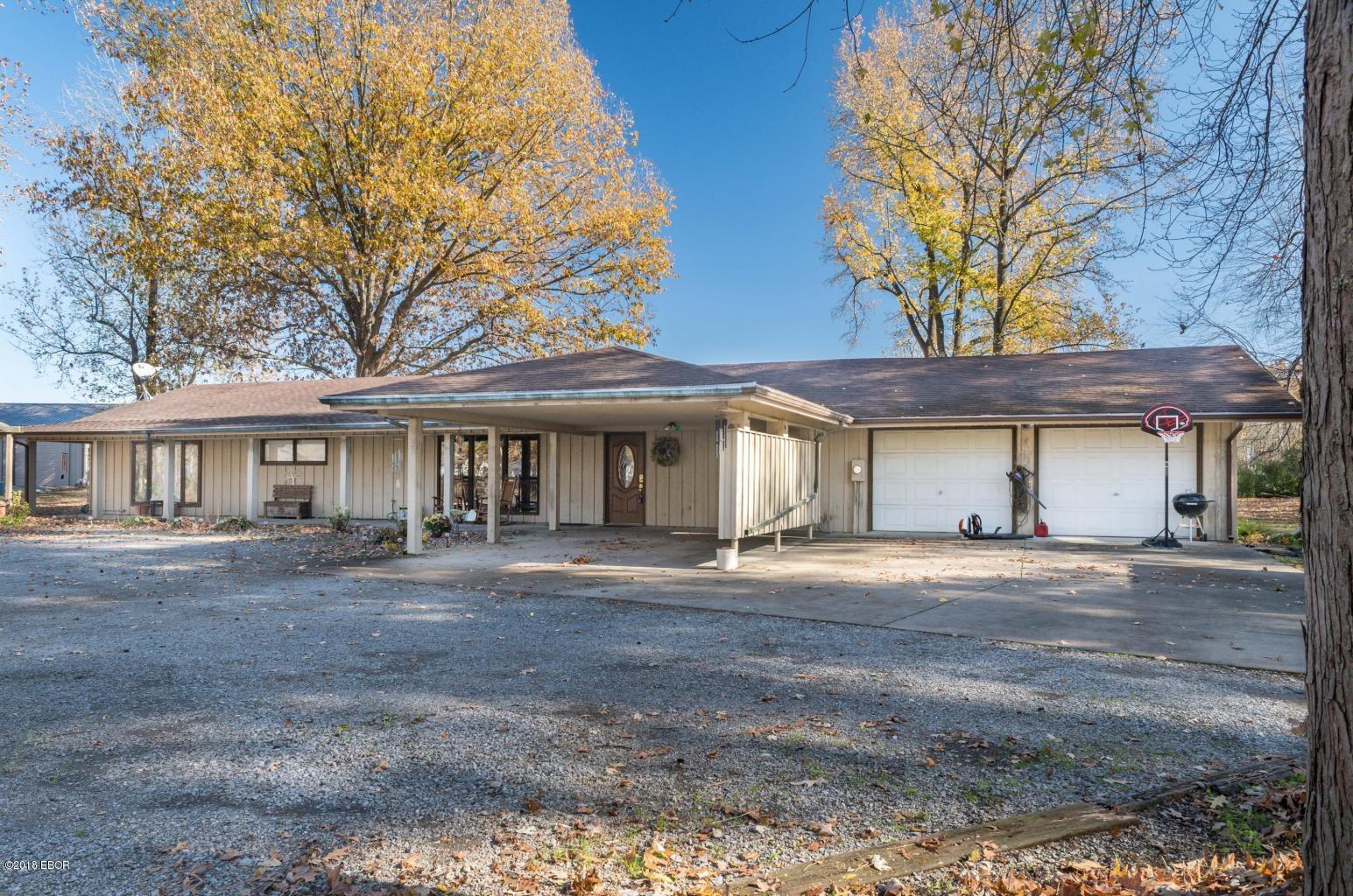 2216 Weaver Road Herrin, IL 62948 - Photo 2 of 21 Gallery Image 2