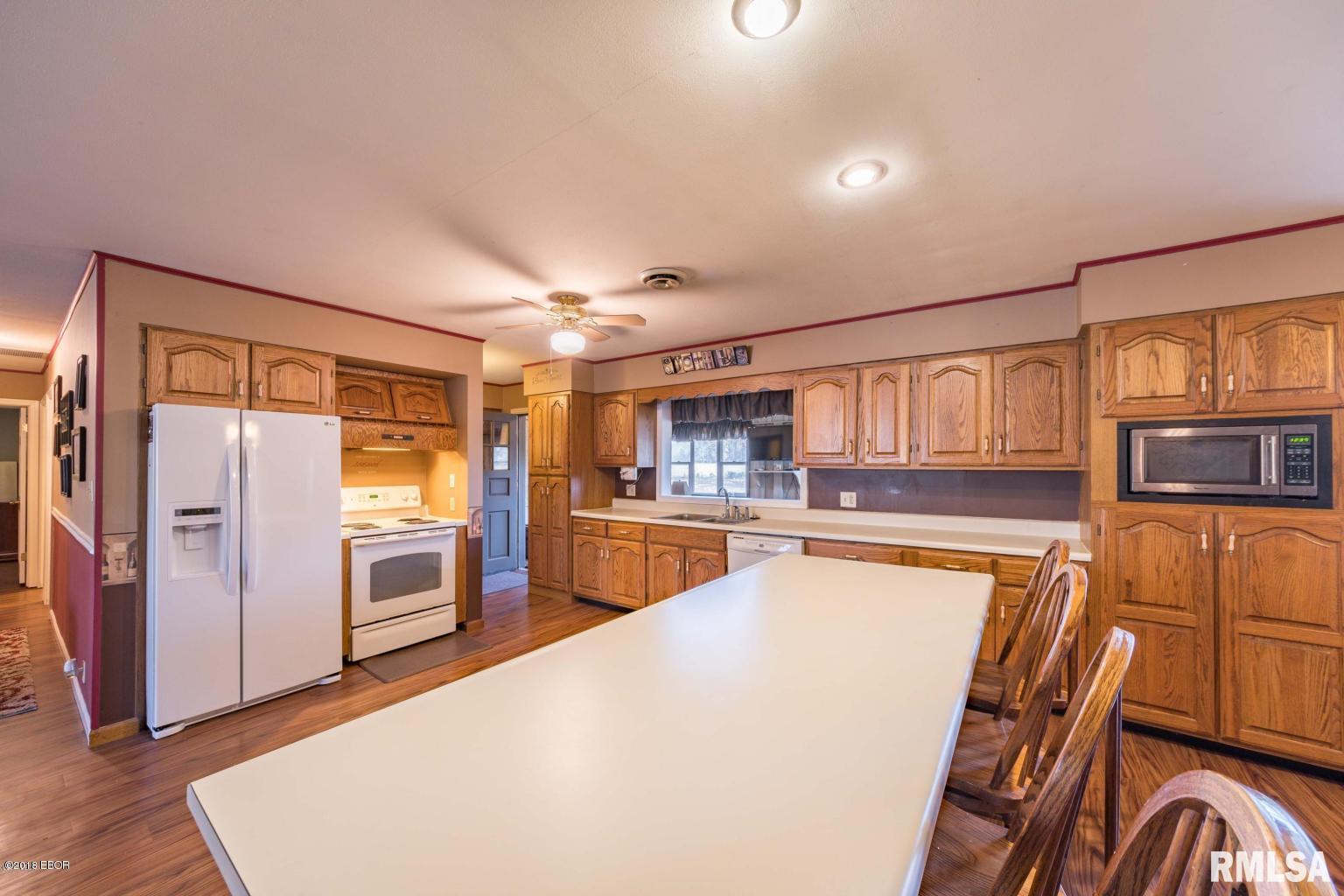 2216 Weaver Road Herrin, IL 62948 - Photo 8 of 21 Gallery Image 8