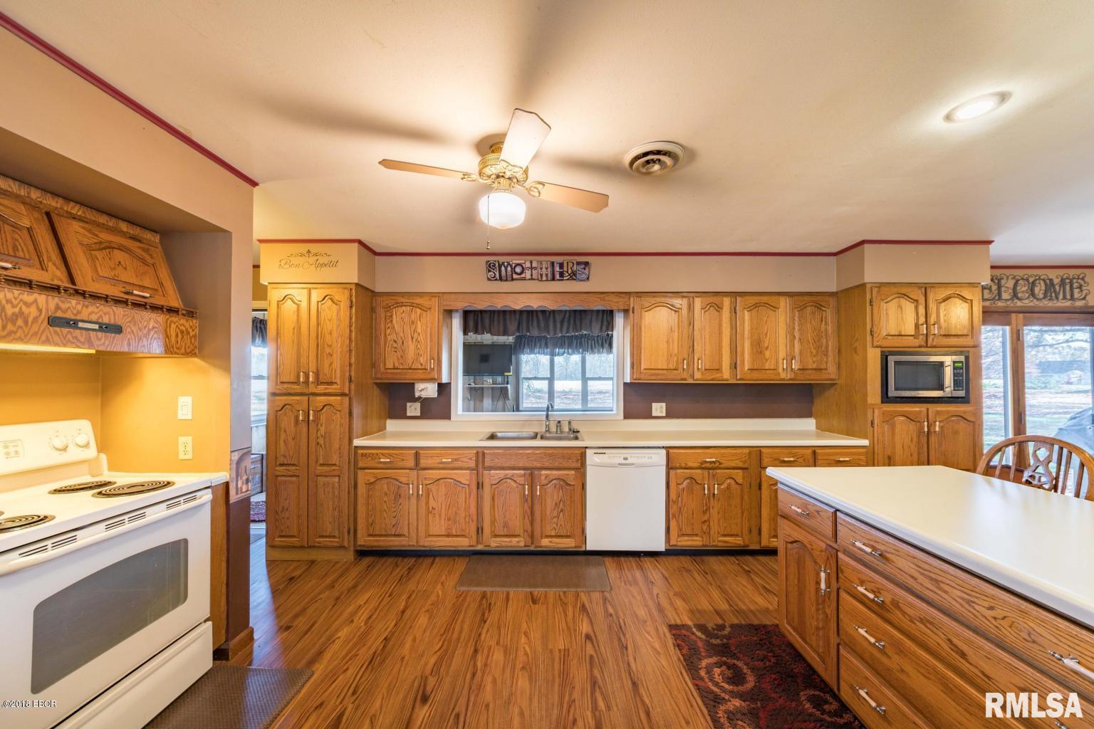 2216 Weaver Road Herrin, IL 62948 - Photo 9 of 21 Gallery Image 9