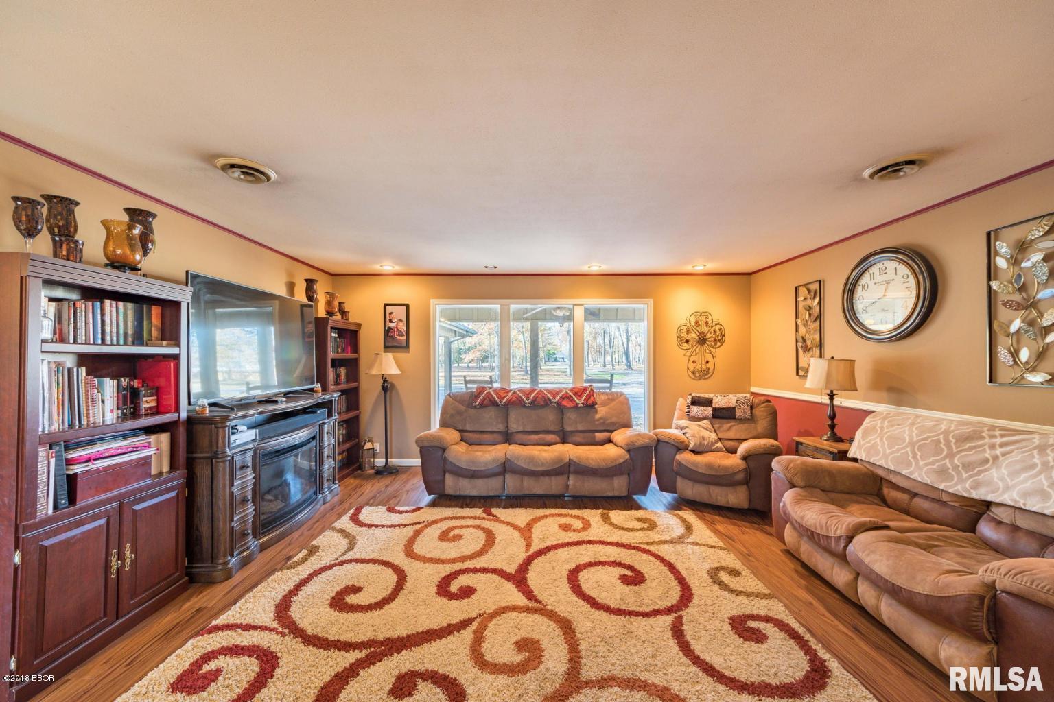2216 Weaver Road Herrin, IL 62948 - Photo 10 of 21 Gallery Image 10