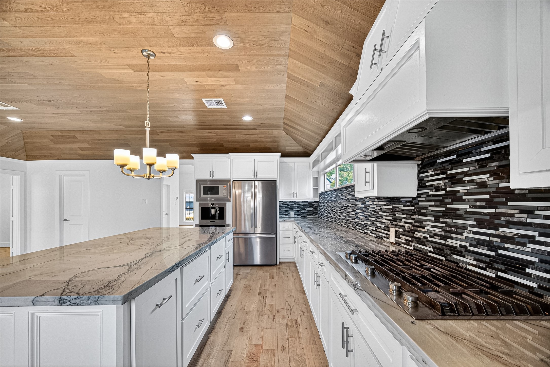 312 Marcella Street Houston, TX 77091 - Photo 12 of 46