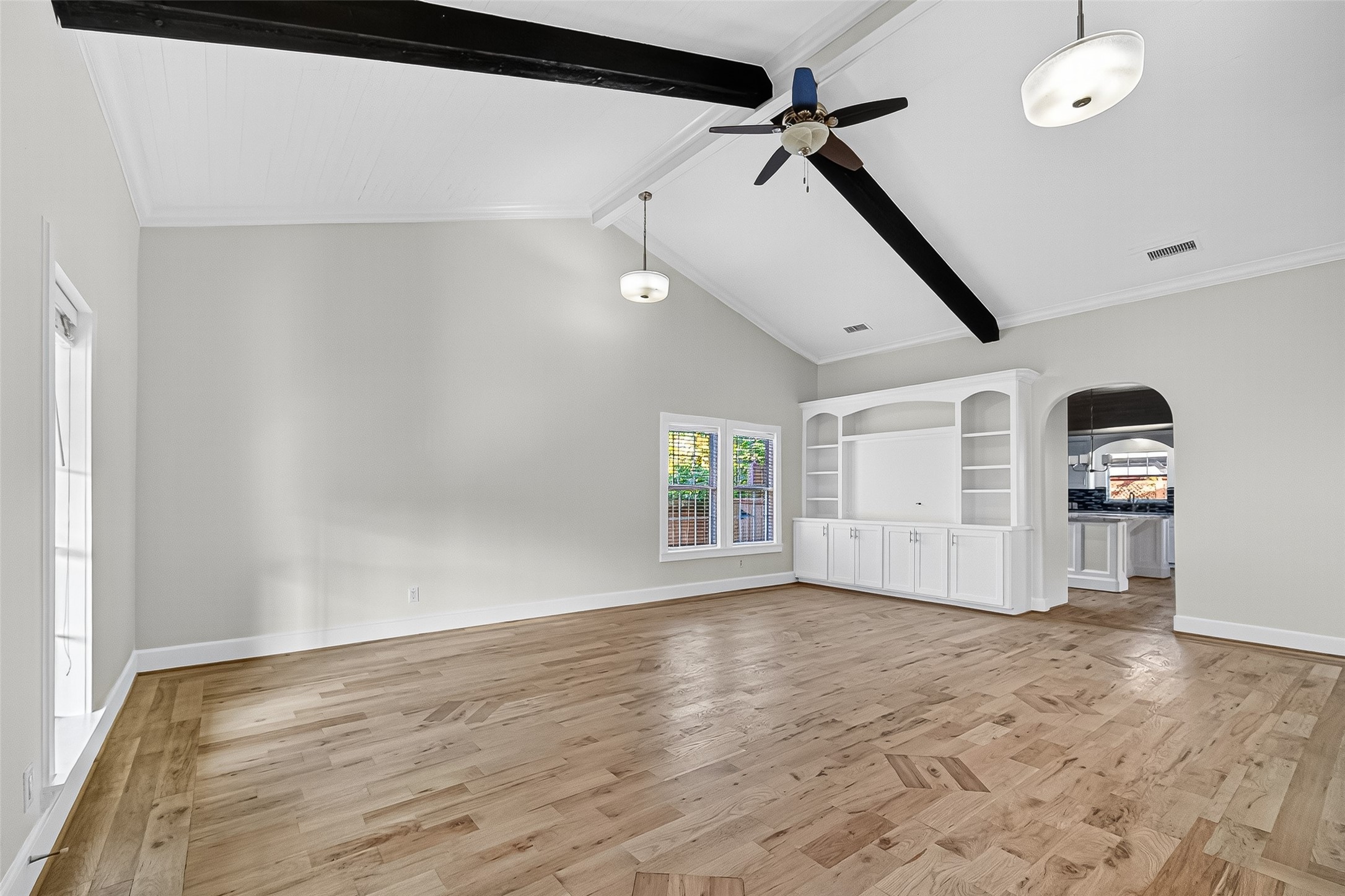 312 Marcella Street Houston, TX 77091 - Photo 6 of 46