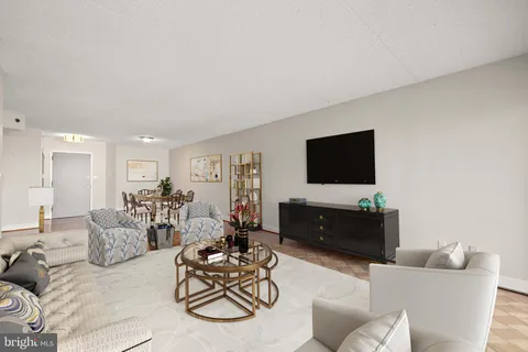 $295,000 | 1704 North Park Drive, Unit 205, Wilmington, DE 19806