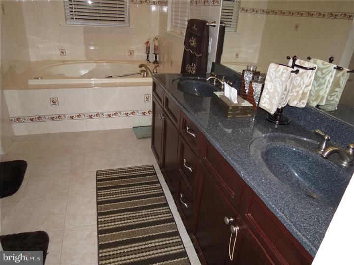 419 Flock Road Hamilton, NJ 08619 - Photo 13 of 21