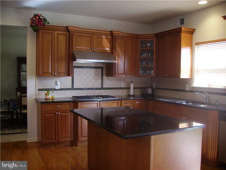 419 Flock Road Hamilton, NJ 08619 - Photo 4 of 21