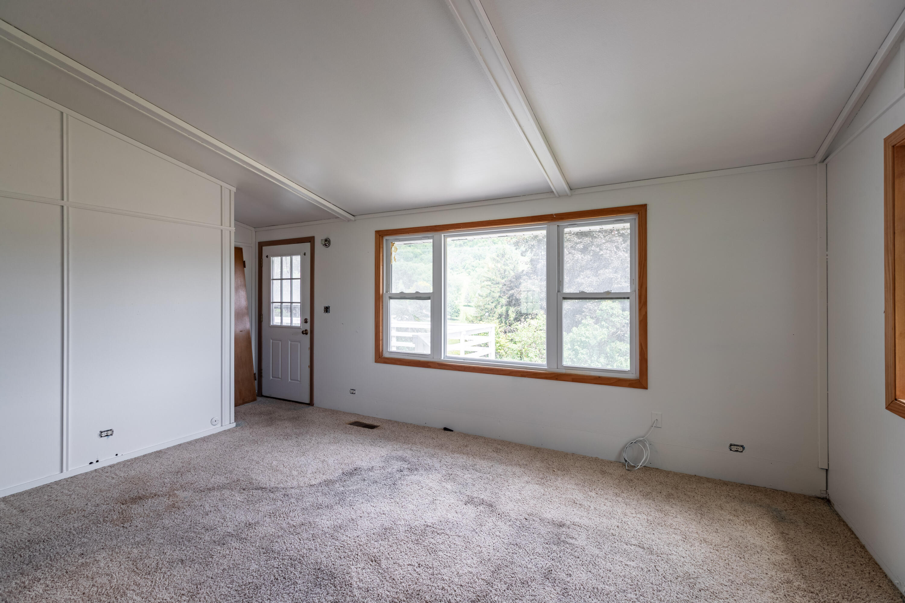 N1303 Leske Road Shelby, WI 54601 - Photo 6 of 28 C24I5491-HDR