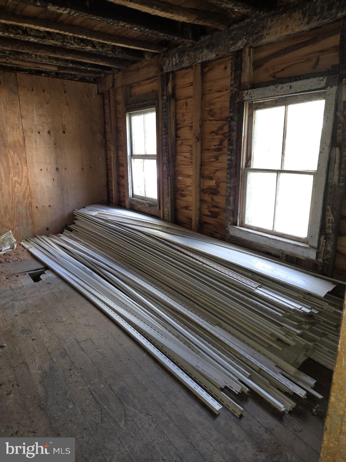 511 High Street Cambridge, MD 21613 - Photo 4 of 12 a view of a room with wooden floor and windows