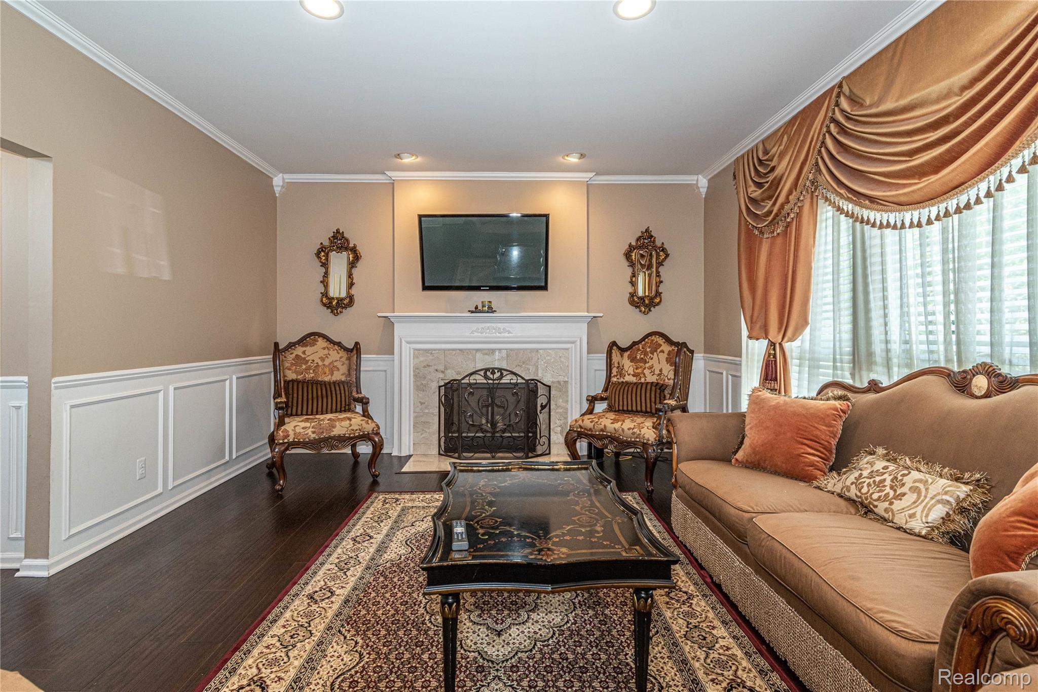 1795 Hawthorne Ridge Walled Lake, MI 48390 - Photo 13 of 27 029_18.jpg