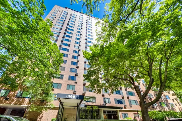 $2,350 | 3100 North Lake Shore Drive, Unit 1506, Chicago, IL 60657