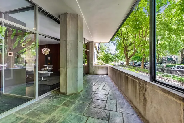 $2,350 | 3100 North Lake Shore Drive, Unit 1506, Chicago, IL 60657