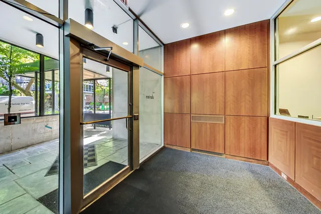 $2,350 | 3100 North Lake Shore Drive, Unit 1506, Chicago, IL 60657