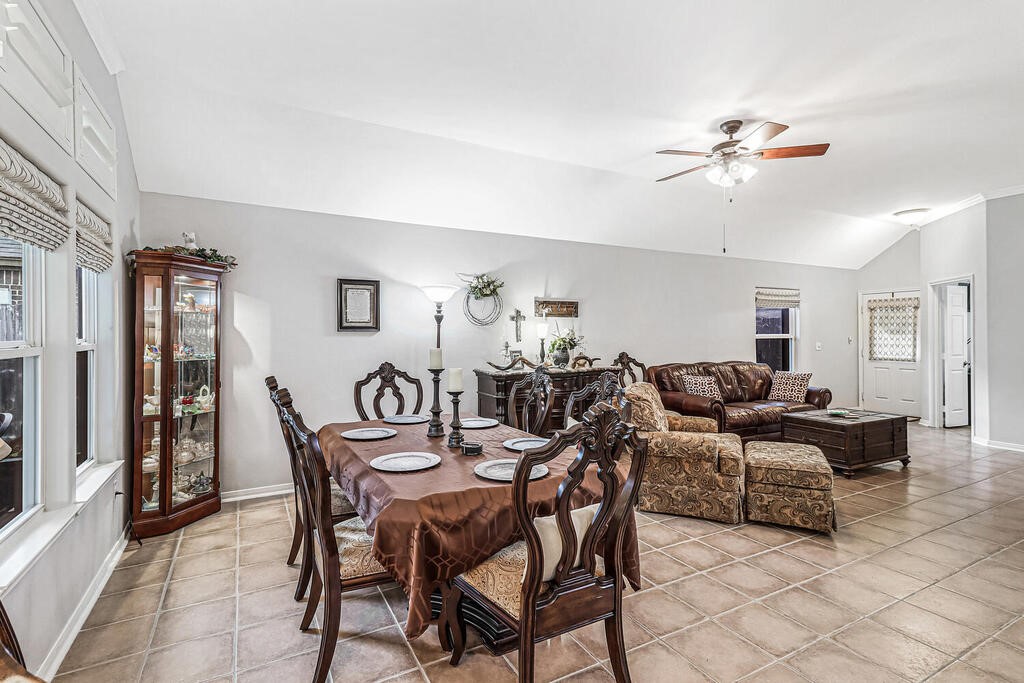 7513 Exeter Corpus Christi, TX 78414 - Photo 5 of 37