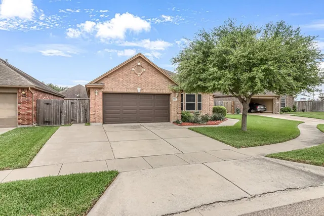 $2,395 | 7513 Exeter, Corpus Christi, TX 78414