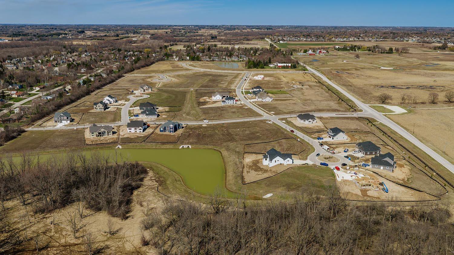 Lt52 Lt52 Migratory Lane Mequon, WI 53097 - Photo 4 of 9 Swan Ridge-10