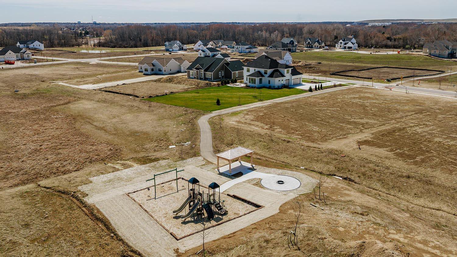 Lt52 Lt52 Migratory Lane Mequon, WI 53097 - Photo 5 of 9 Swan Ridge-31