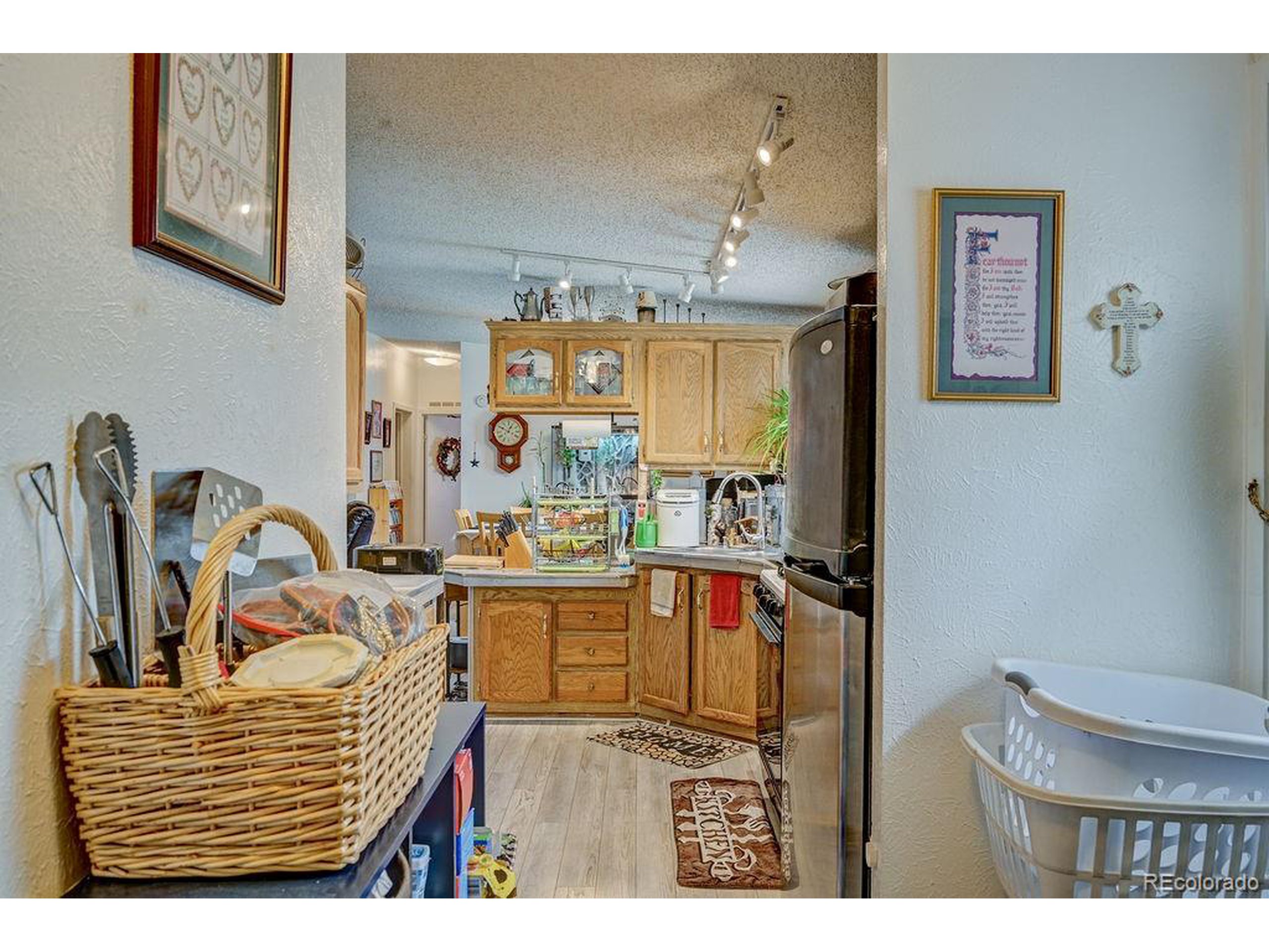 121 Brookdale Avenue Buena Vista, CO 81211 - Photo 4 of 50 a living room with furniture