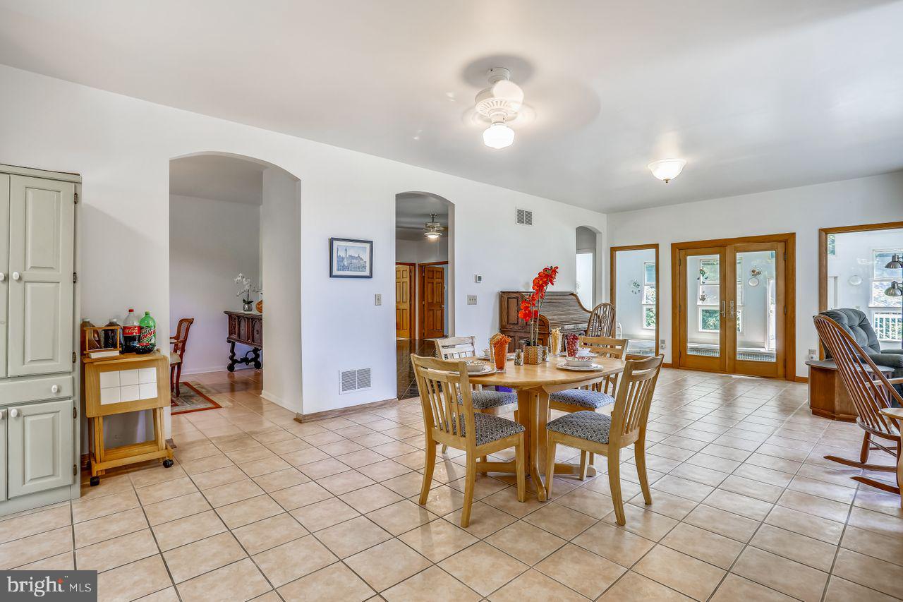 701 Aldino Stepney Road Aberdeen, MD 21001 - Photo 16 of 37 breakfast room