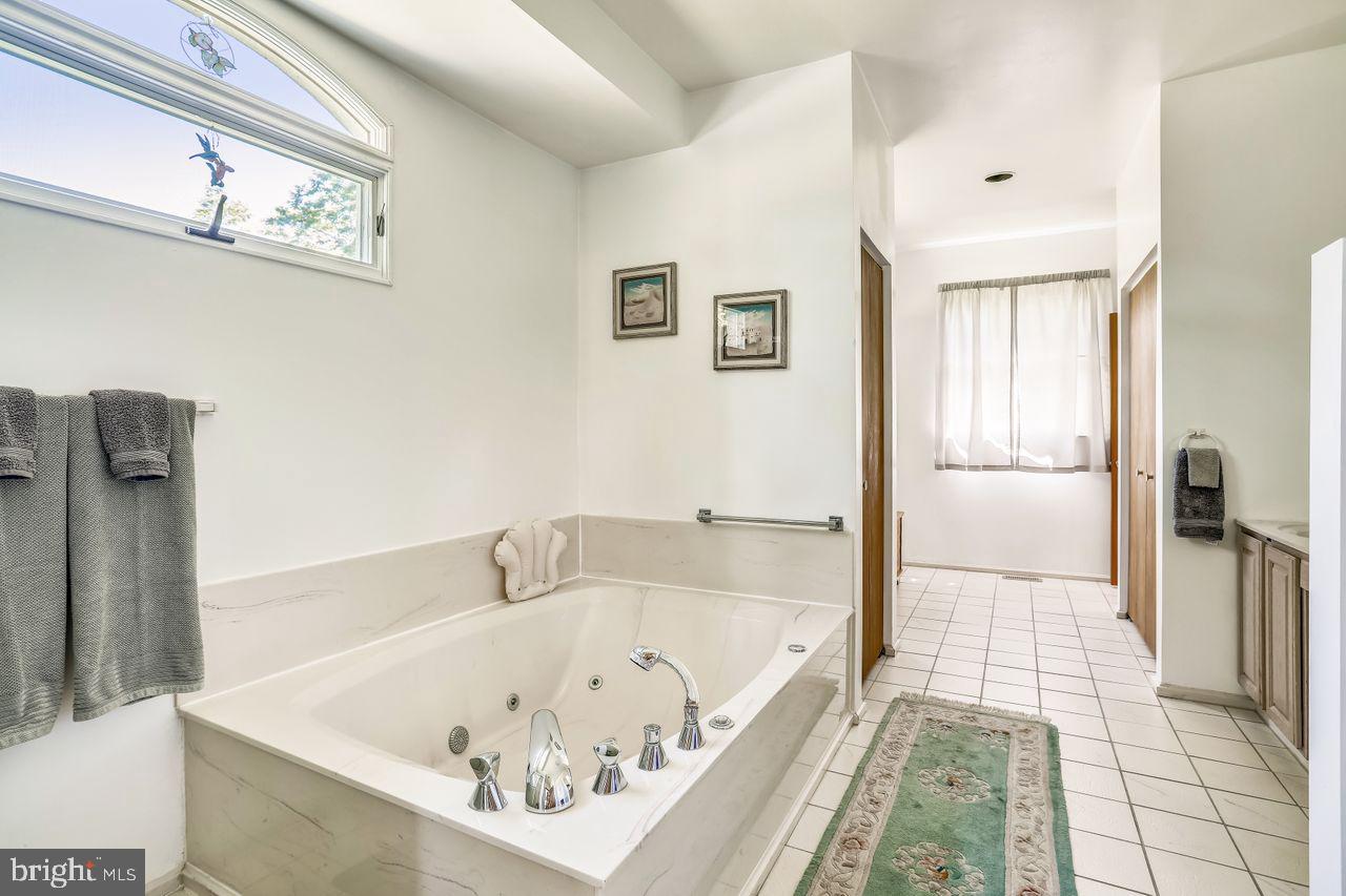 701 Aldino Stepney Road Aberdeen, MD 21001 - Photo 26 of 37 oversized soaking tub