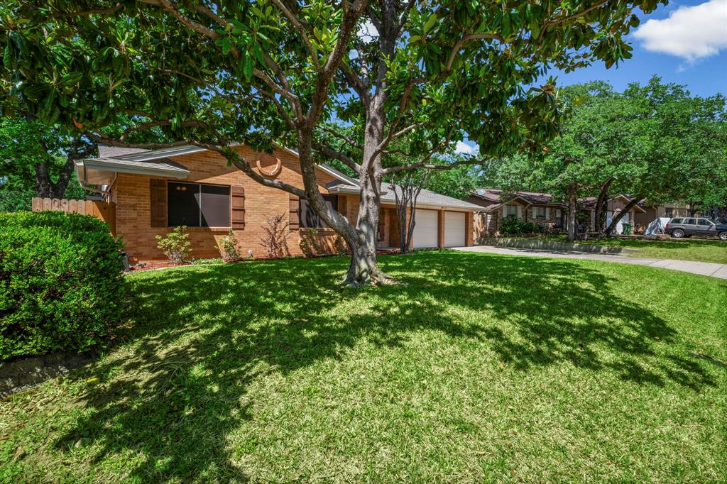 28 Coffee Tavern Road Bedford, TX 76022 - Photo 2 of 26