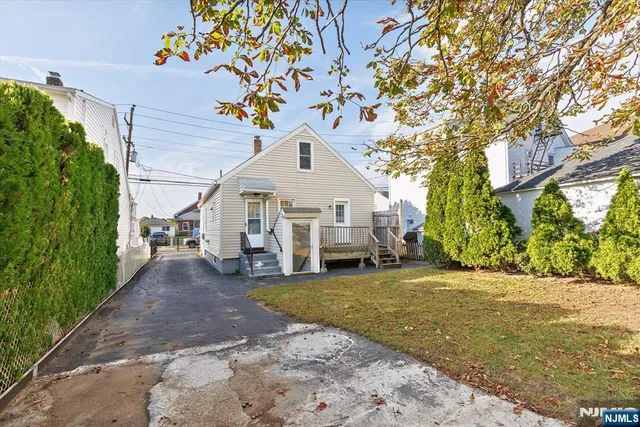 $578,500 | 62 Johnson Avenue, Wallington, NJ 07057