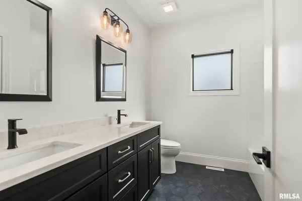 $850,000 | 2003 Old Ironbridge, Chatham, IL 62629