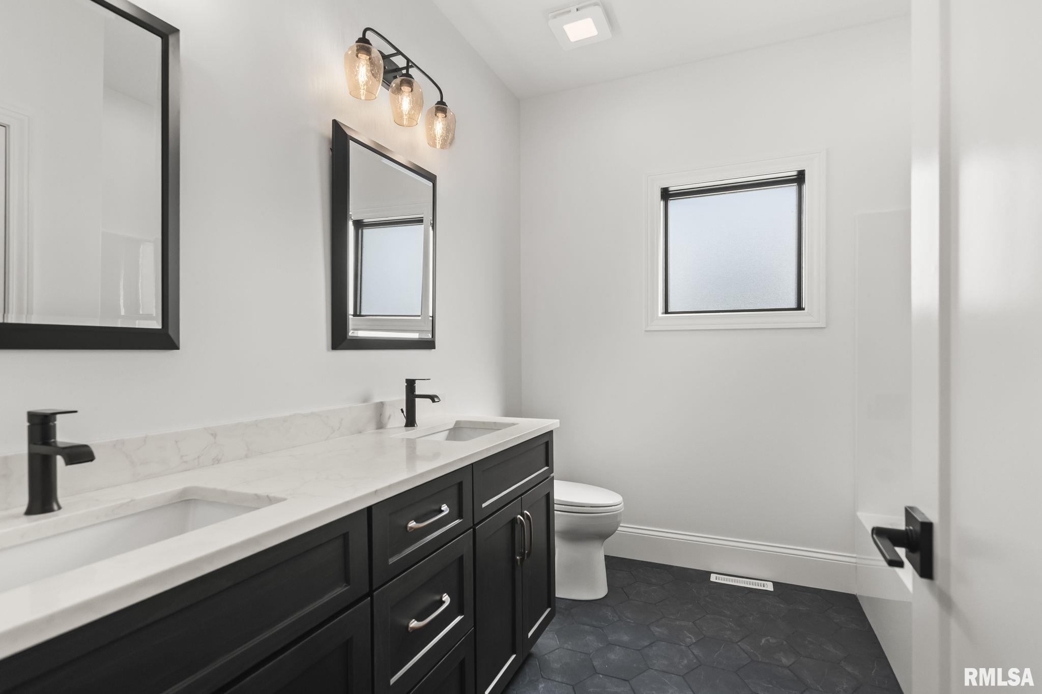 2003 Old Ironbridge Chatham, IL 62629 - Photo 28 of 59