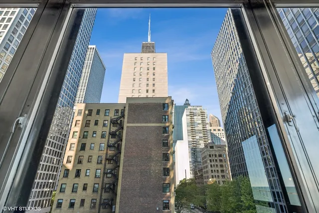 $195,000 | 880 North Lake Shore Drive, Unit 4E, Chicago, IL 60611