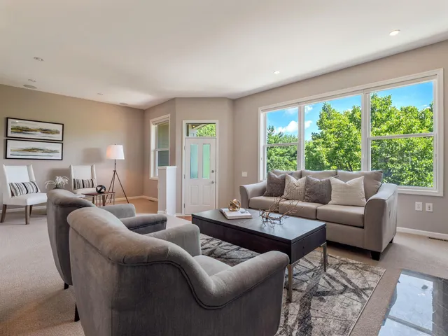 $4,295 | 315 West River Parkway, Unit 103, Minneapolis, MN 55401