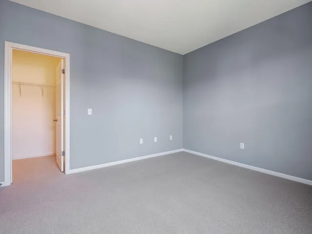 $4,295 | 315 West River Parkway, Unit 103, Minneapolis, MN 55401