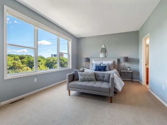 $4,295 | 315 West River Parkway, Unit 103, Minneapolis, MN 55401