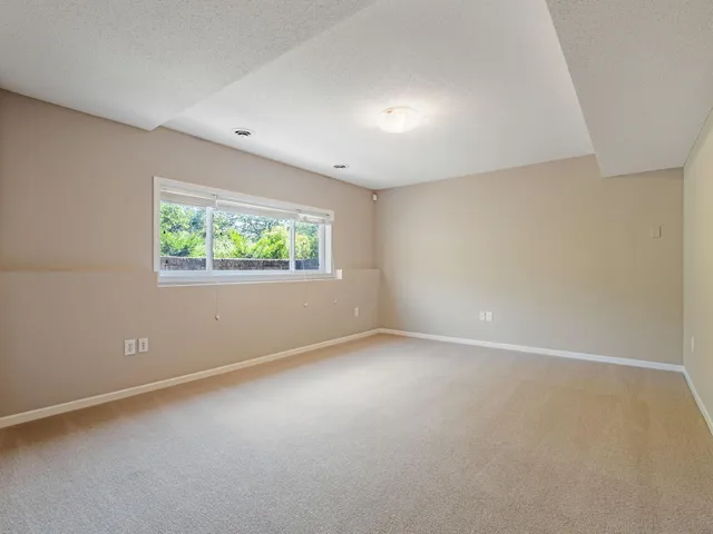 $4,295 | 315 West River Parkway, Unit 103, Minneapolis, MN 55401