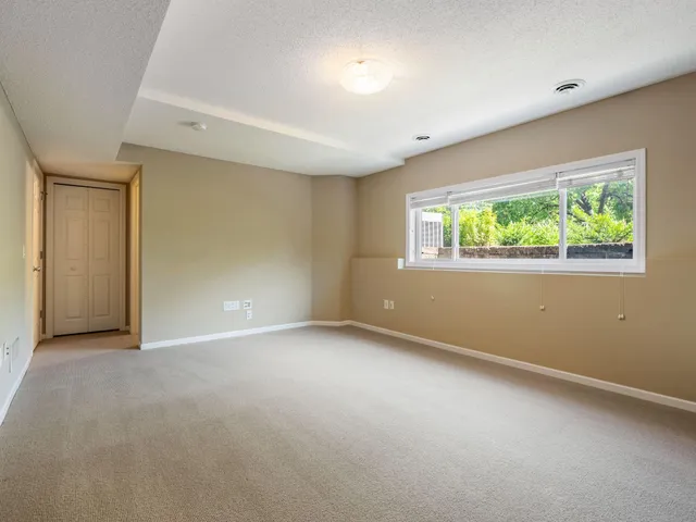 $4,295 | 315 West River Parkway, Unit 103, Minneapolis, MN 55401