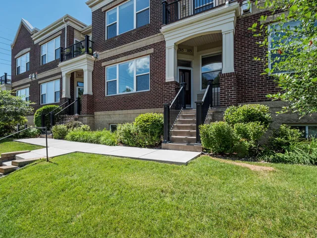 $4,295 | 315 West River Parkway, Unit 103, Minneapolis, MN 55401