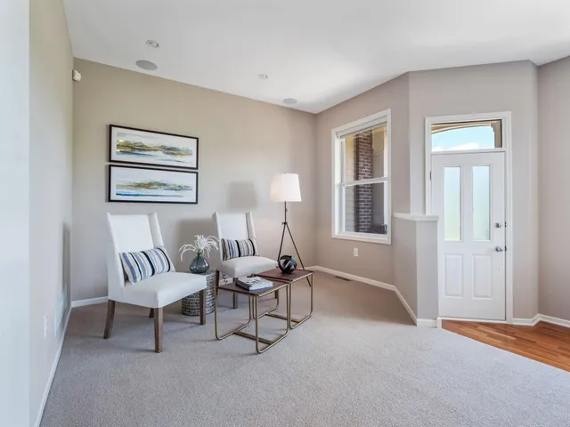 $4,295 | 315 West River Parkway, Unit 103, Minneapolis, MN 55401