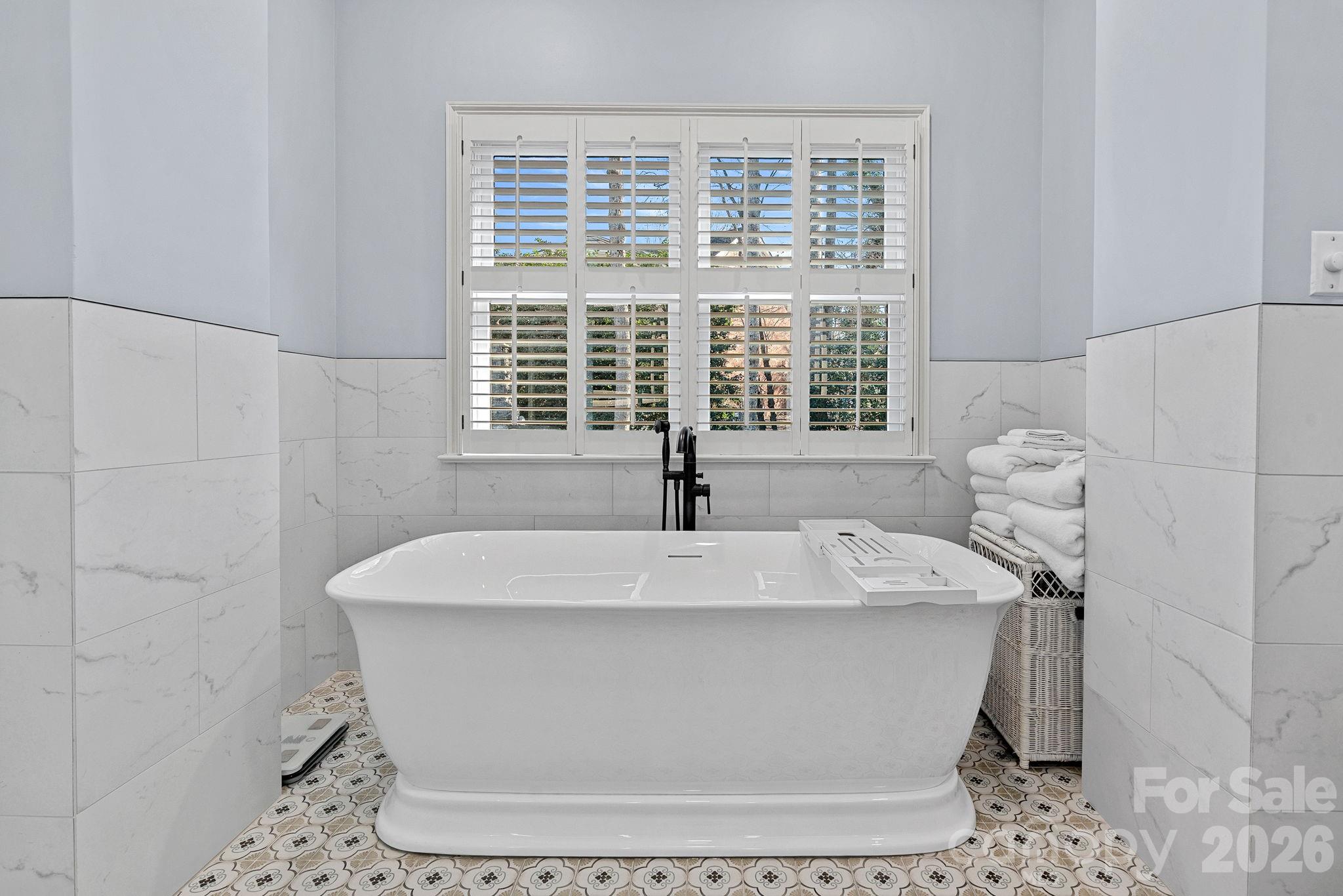 19016 Wildcat Trail Davidson, NC 28036 - Photo 25 of 48 a close view of bathtub