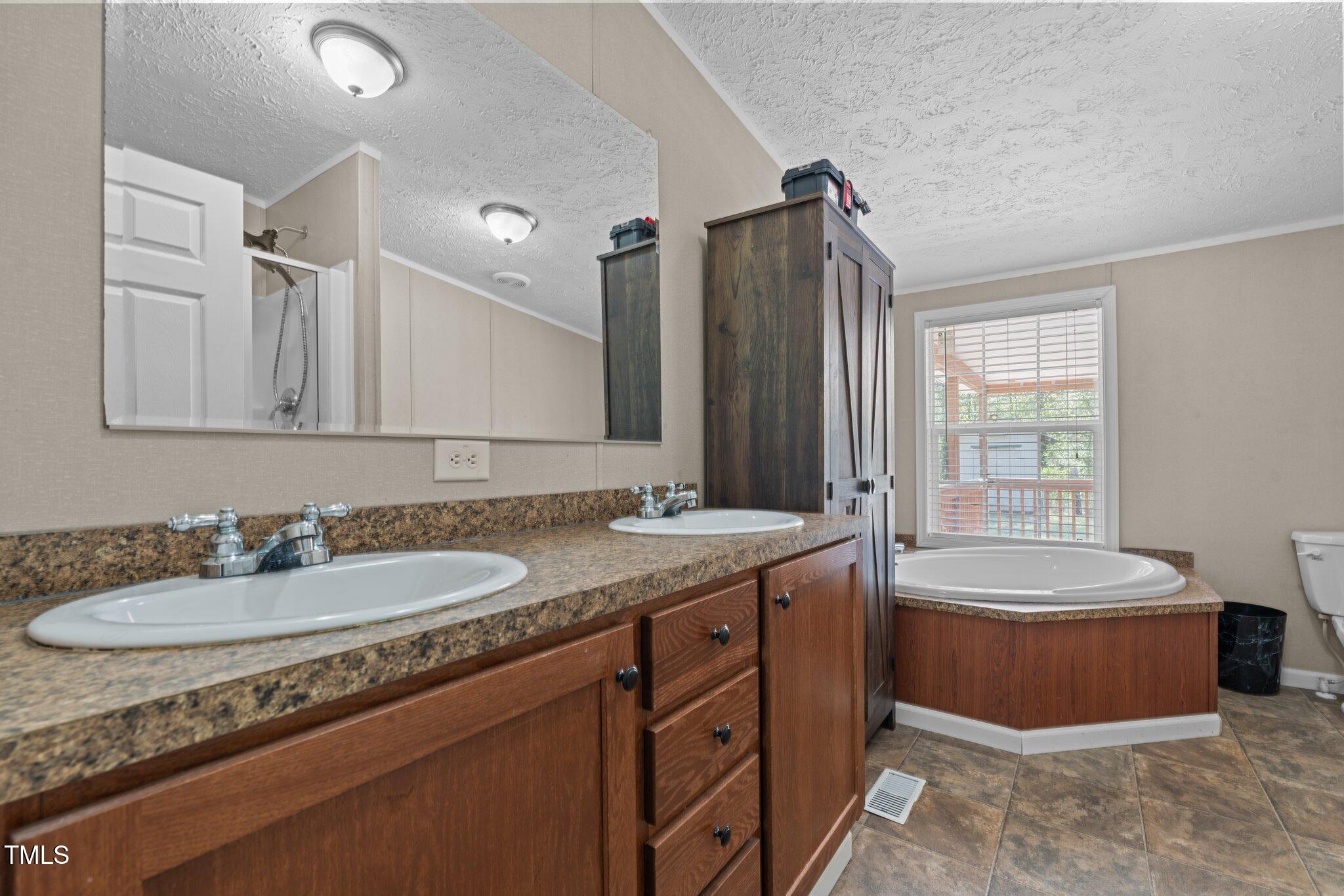 4131 Overhills Road Spring Lake, NC 28390 - Photo 21 of 40 36-web-or-mls-DSC07691