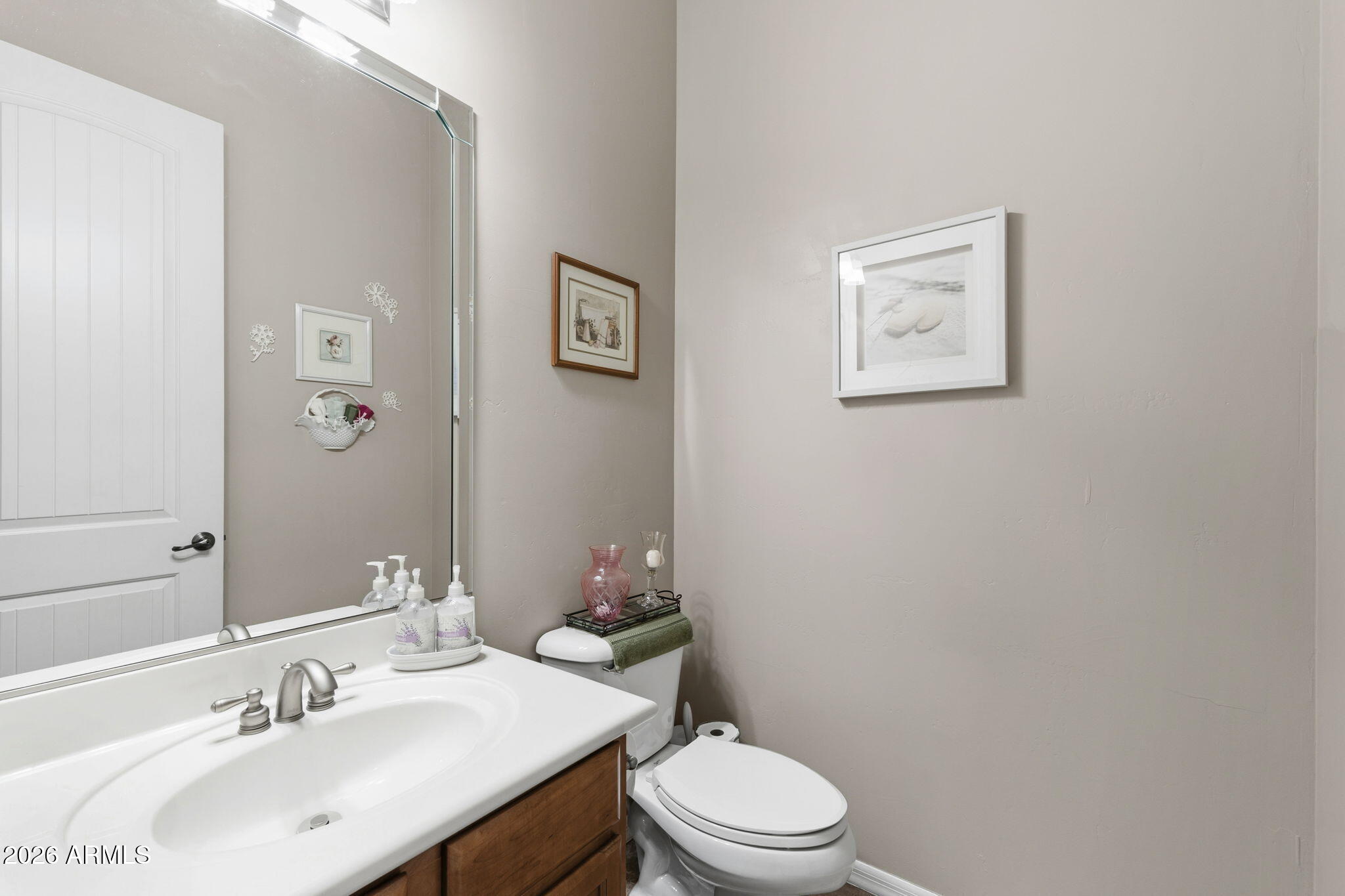 1104 North Mountain Road Mesa, AZ 85207 - Photo 39 of 44 Guest bath 2