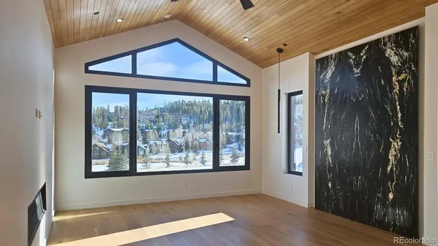 a view of an entryway