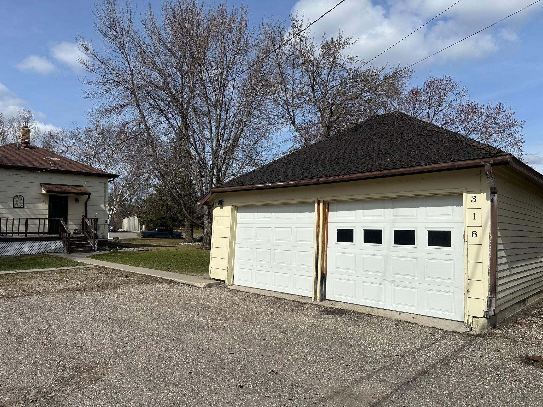 318 2nd Street South Hallock, MN 56728 - Photo 3 of 17