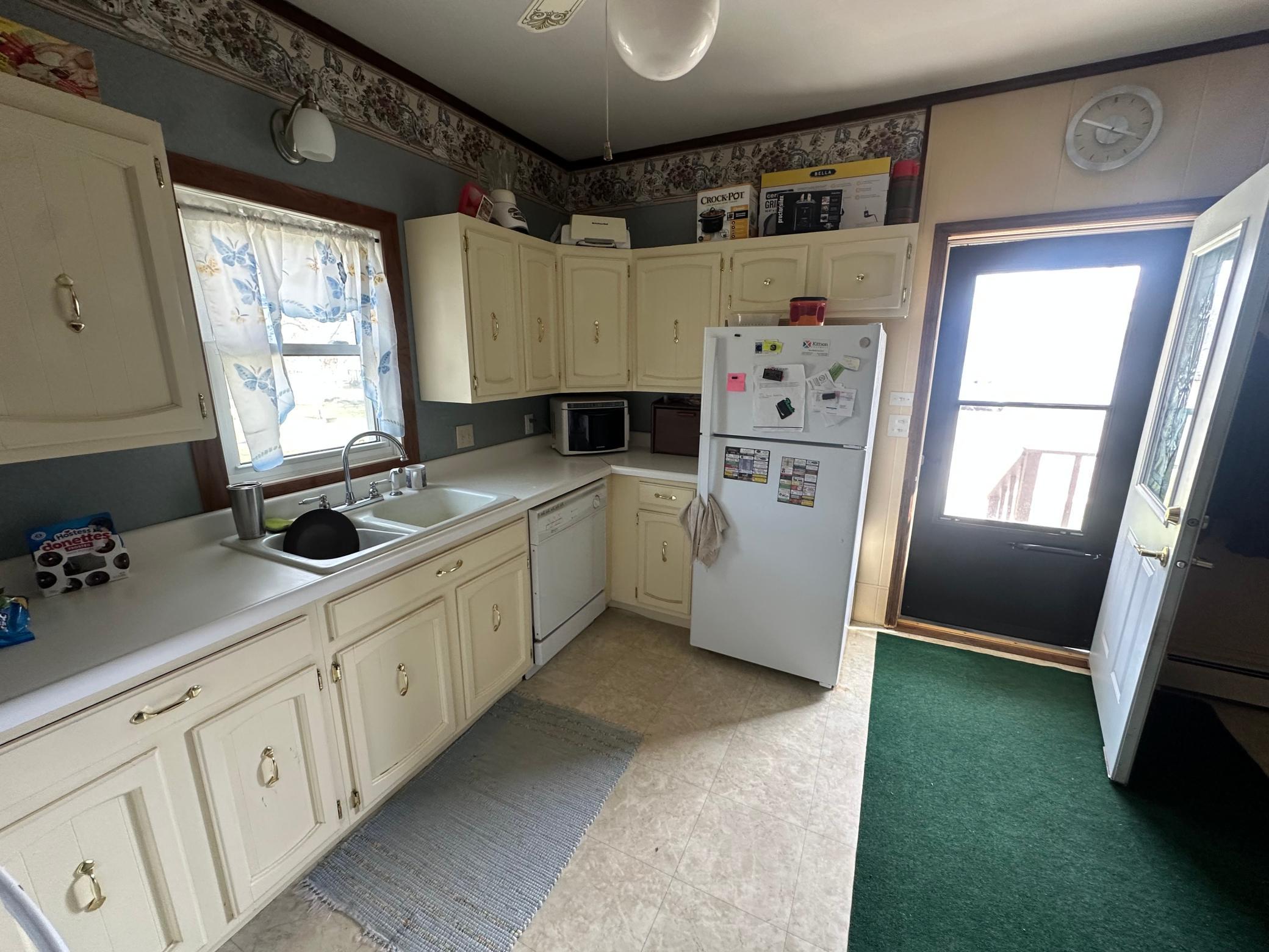 318 2nd Street South Hallock, MN 56728 - Photo 5 of 17