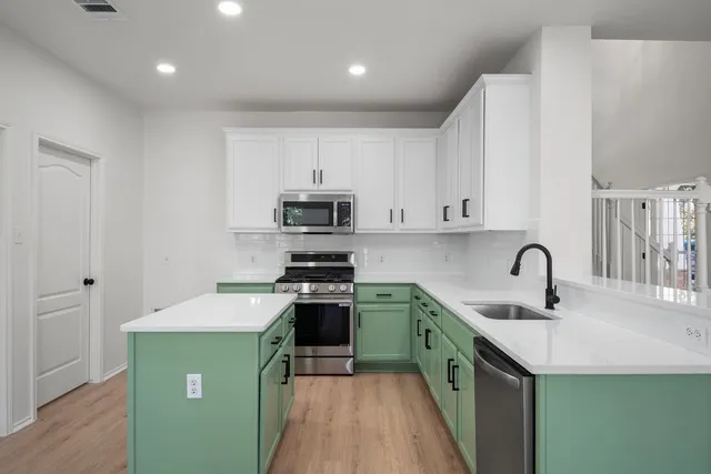 $564,990 | 3321 Winding Shore Lane, Pflugerville, TX 78660