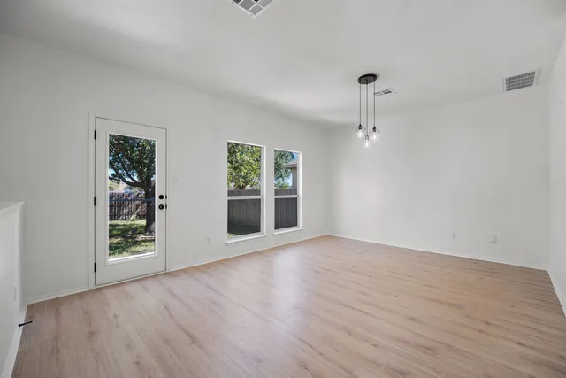 $564,990 | 3321 Winding Shore Lane, Pflugerville, TX 78660