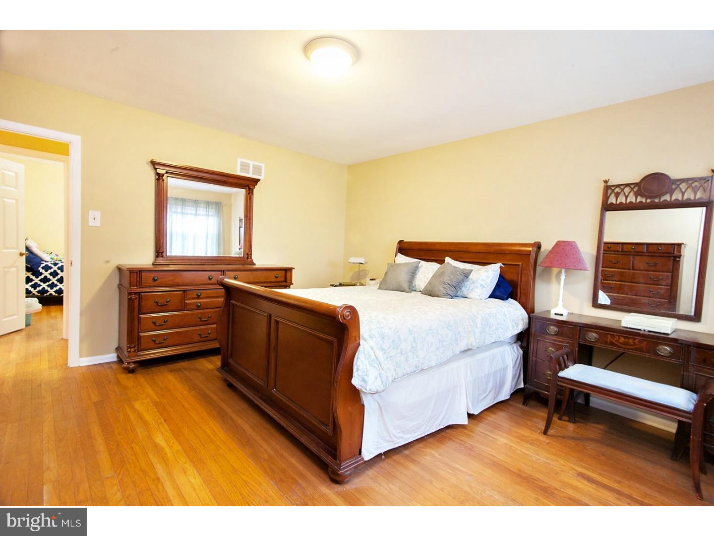 725 Meadowlark Road Audubon, PA 19403 - Photo 10 of 25 Bedroom - Main