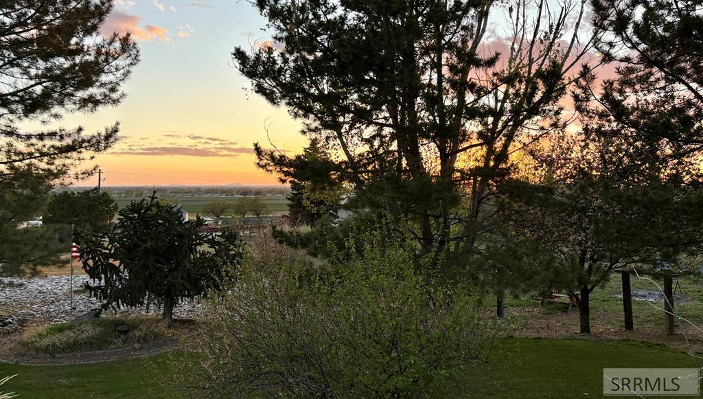 6685 East Iona Road Idaho Falls, ID 83401 - Photo 6 of 59