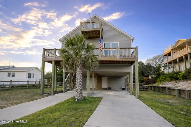 $1,250,000 | 127 Eastview Drive, Emerald Isle, NC 28594