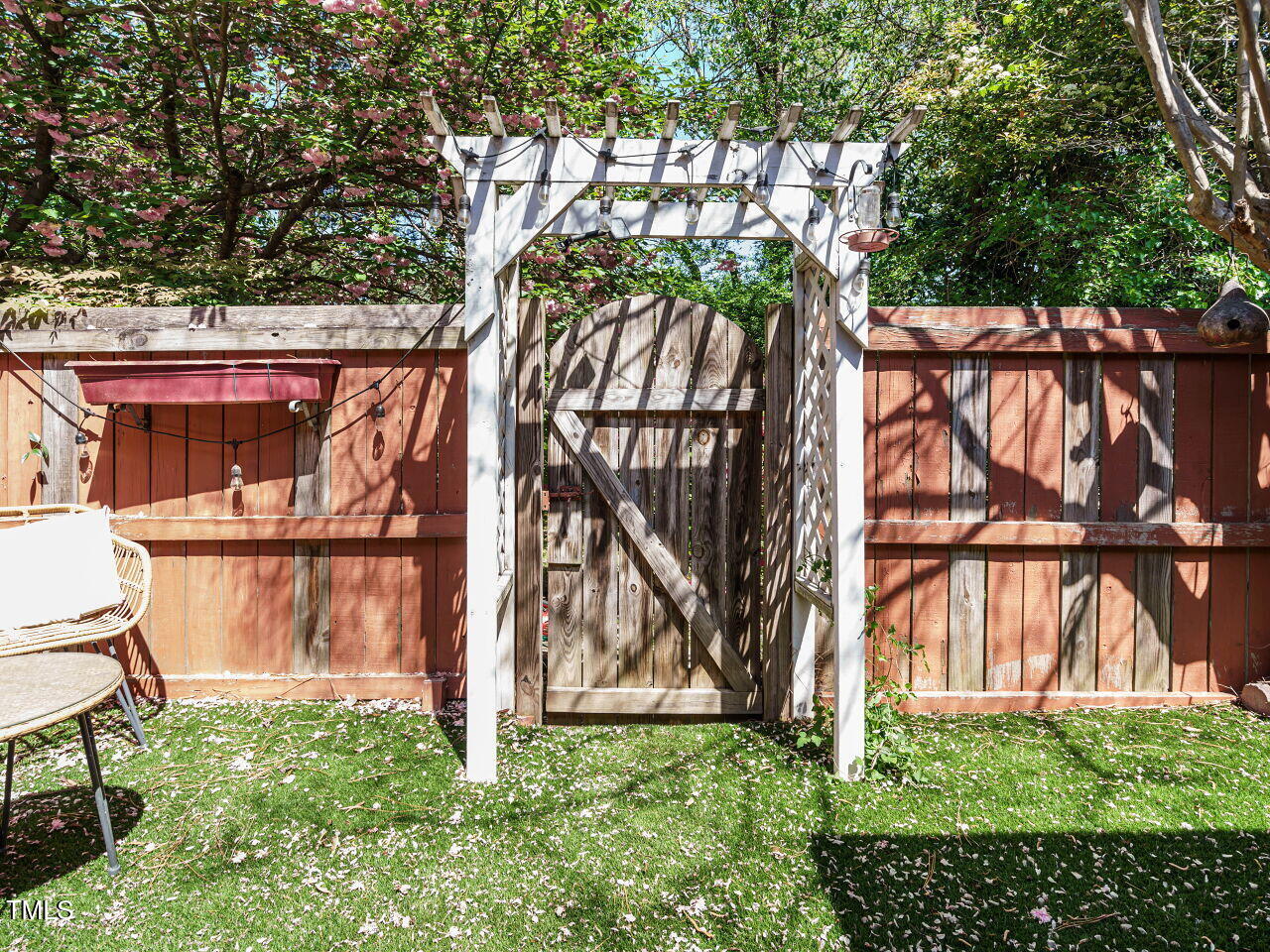 3125 Morningside Drive Raleigh, NC 27607 - Photo 25 of 26 a view of outdoor space with garden