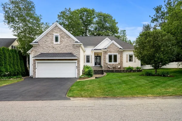 $1,097,900 | 20 Huckleberry Lane, Hampton, NH 03842
