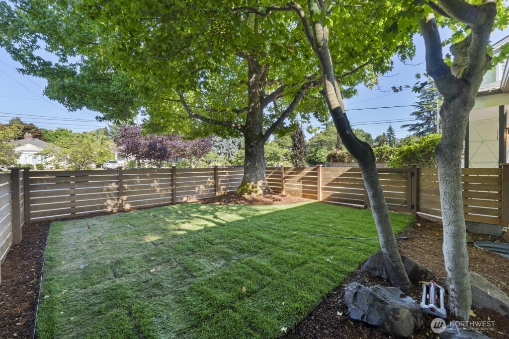 2646 34th Avenue West Seattle, WA 98199 - Photo 31 of 40 a view of a garden
