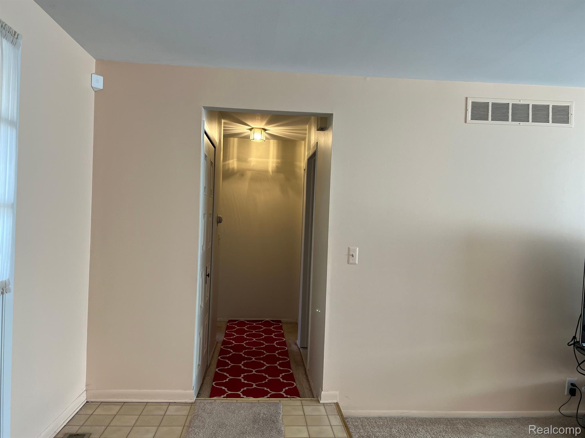 44057 Hanford Road Canton, MI 48187 - Photo 13 of 32 Hallway