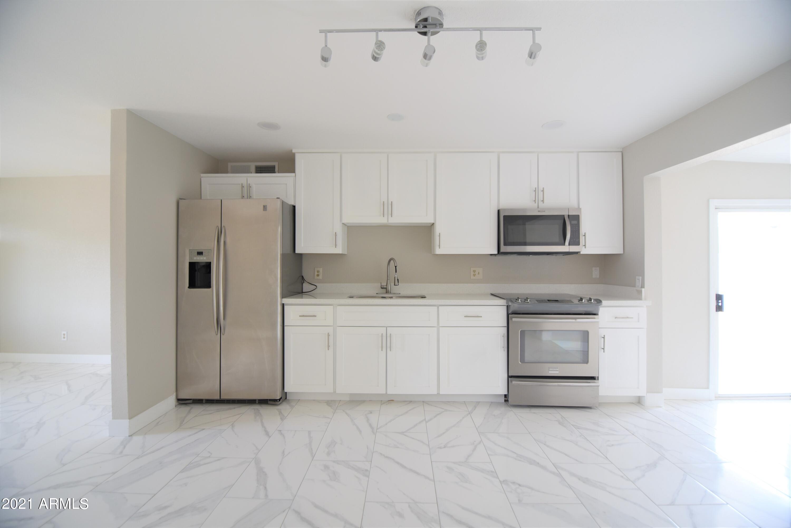 8132 West Pierson Street Phoenix, AZ 85033 - Photo 8 of 44 JHM_1231